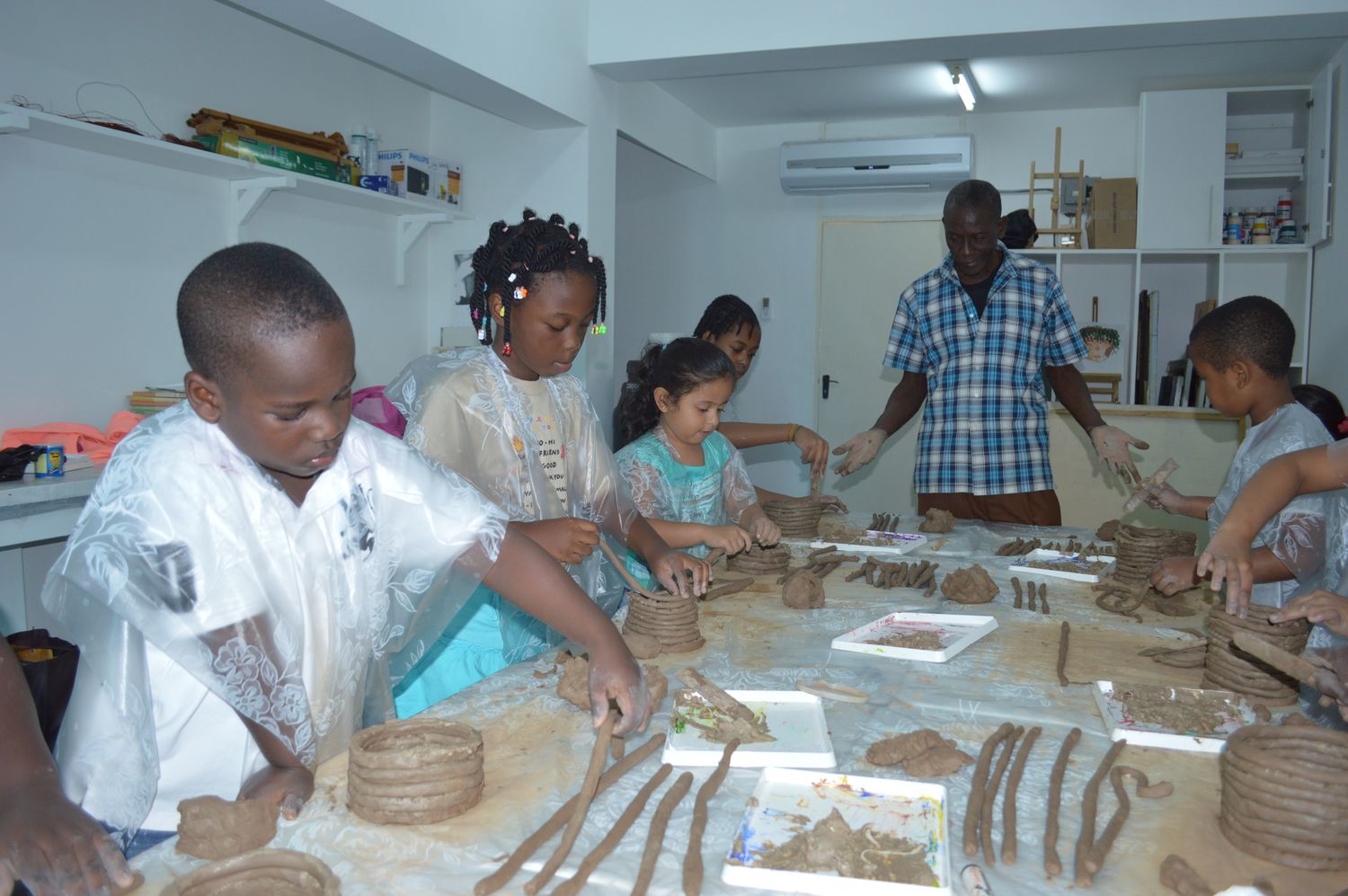 A Tiga Studios art class in session